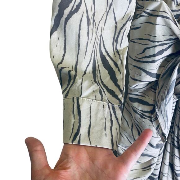 DO+BE Silver Ruched Long Sleeve Dress Animal Print Sz M - Picture 7 of 16